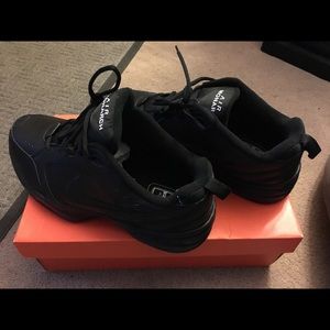 Nike Air Monarch IV Sneaker